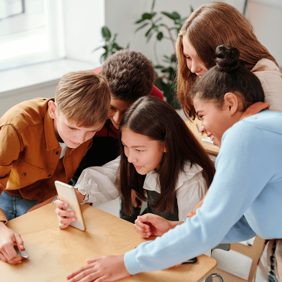 des ados utilisent le smarteen